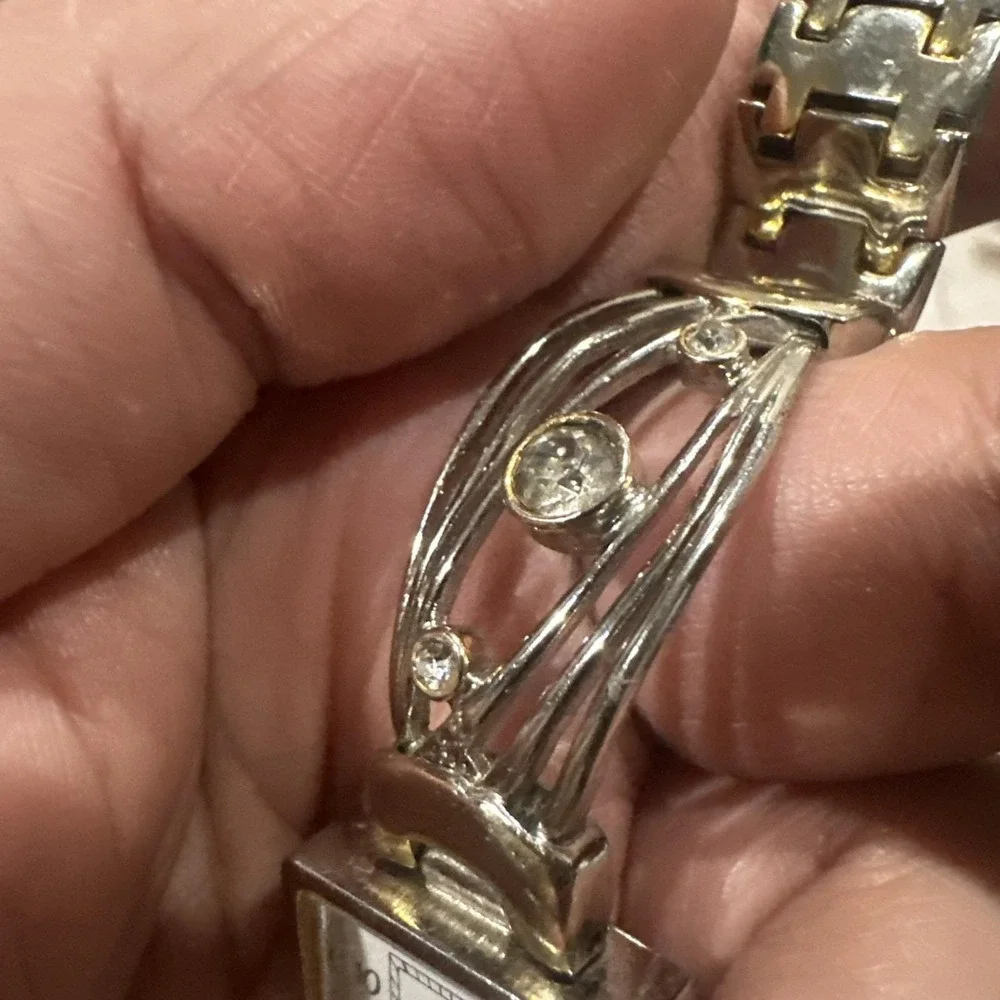 Working VTG Arenix Two Tone Quartz Rectangle Crystal Dainty Womens Watch 23mm 7
